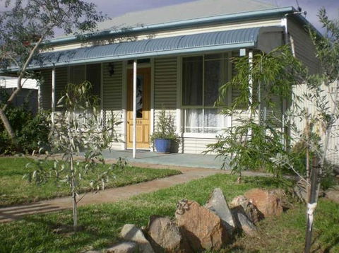 Kookaburra Cottage - Broken Hill - Dalby Accommodation 4