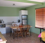 Fossickers Cottages - Dalby Accommodation