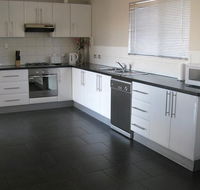 Silver City Cottages - Dalby Accommodation