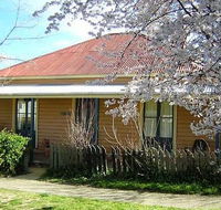 Cooma Cottage - Accommodation - Dalby Accommodation