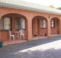 Cooma Country Club Motor Inn - Dalby Accommodation