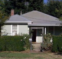 Honeysuckle Cottage Jingellic - Dalby Accommodation