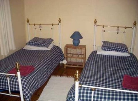 Honeysuckle Cottage Jingellic - Dalby Accommodation 2