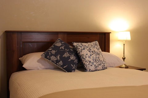 The Cottage Tumut - Dalby Accommodation 3