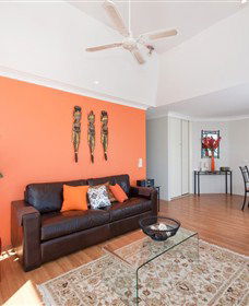 Magnus Street Treetops - Dalby Accommodation 3