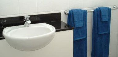 Azura Beach House Bed And Breakfast - Dalby Accommodation 3