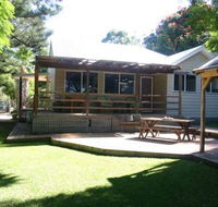 Pine Cottage - Dalby Accommodation