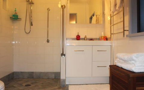 Clyde Cottage - Dalby Accommodation 3