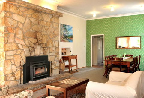 Oakleigh Rural Retreat - Dalby Accommodation 0
