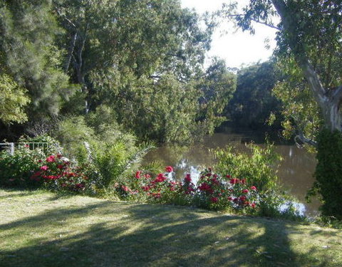 Bidgee Bankside Cottage - Dalby Accommodation 0