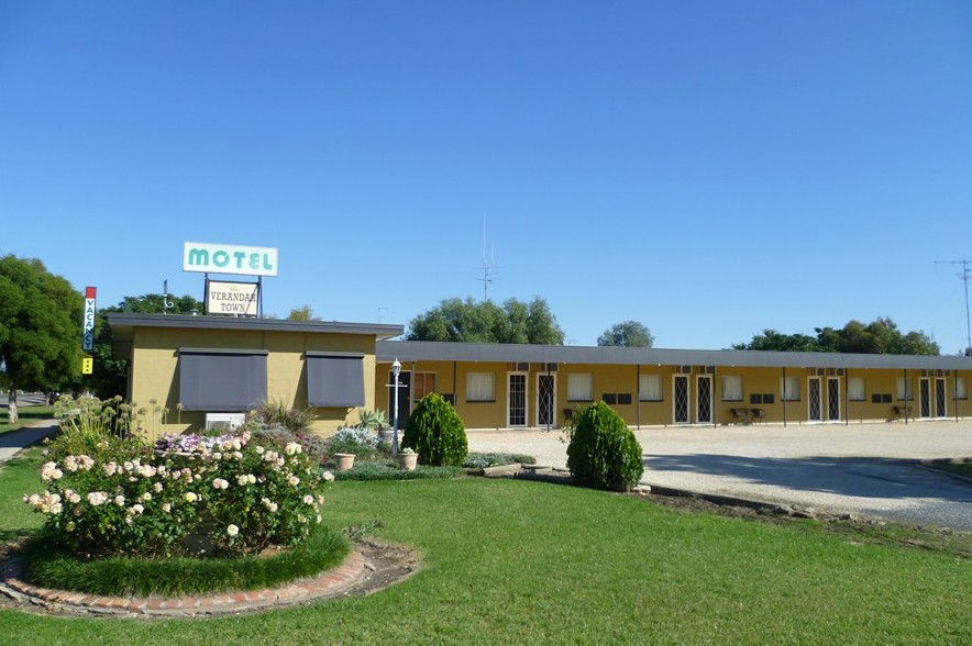 Lockhart NSW Dalby Accommodation