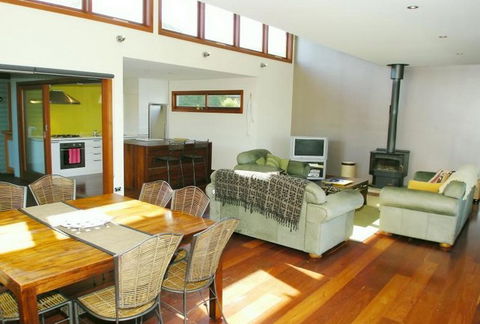 Carmelone Gerroa - Dalby Accommodation 1