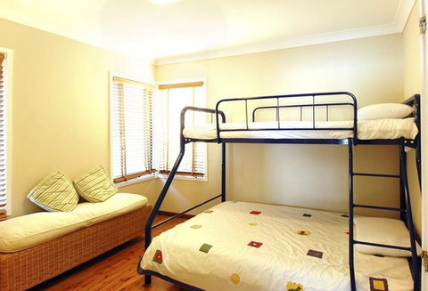 90 Oceans Edge - Dalby Accommodation 3