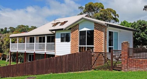 Beach House On Kendalls - Dalby Accommodation 1
