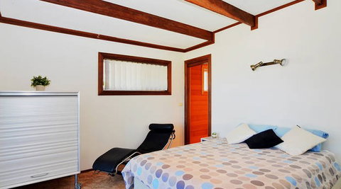 Beach House On Kendalls - Dalby Accommodation 2