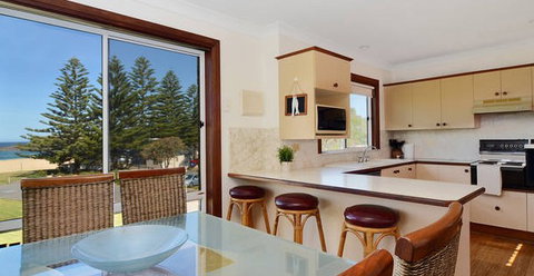 Beach House On Kendalls - Dalby Accommodation 4