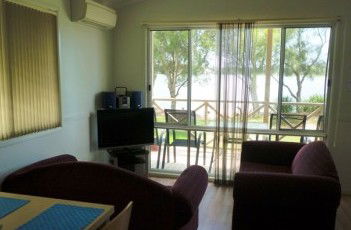 Belmont Pines Lakeside Holiday Park - Dalby Accommodation 2