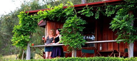 Cedar Creek Vineyard Cottages - Dalby Accommodation 3