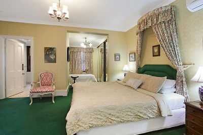 The Old George And Dragon Guesthouse - Dalby Accommodation 2