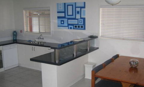 Campwin Beach House Bed And Breakfast - Dalby Accommodation 3