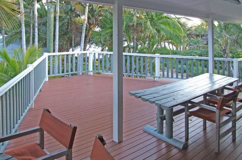 Beachfront Zilzie Holiday Home And Cottage - Dalby Accommodation 1