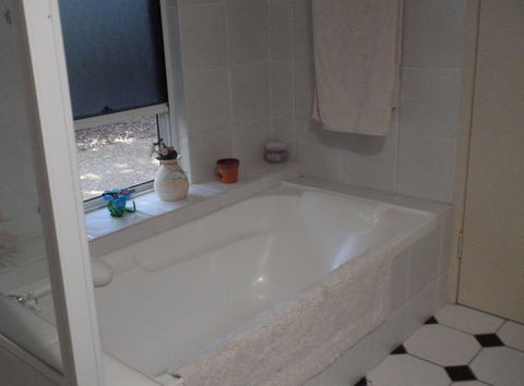 Beachfront Zilzie Holiday Home And Cottage - Dalby Accommodation 2