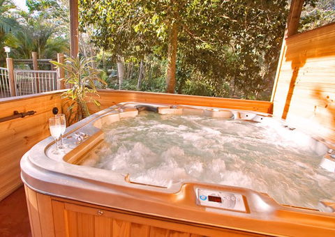 Rainforest Ranch - Dalby Accommodation 2