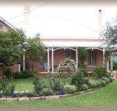 Guy House Bed and Breakfast - Dalby Accommodation