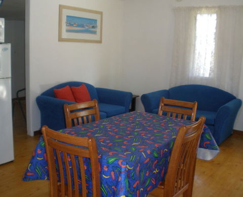 Cosy Cottages Amity Point - Dalby Accommodation 3