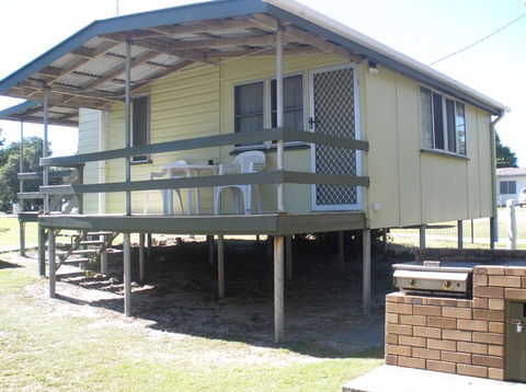 Cosy Cottages Amity Point - Dalby Accommodation 4