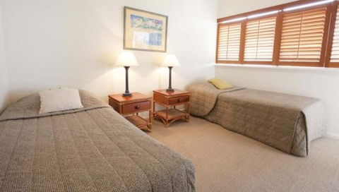Whalewatch Ocean Beach Resort - Dalby Accommodation 1