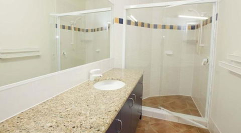 Whalewatch Ocean Beach Resort - Dalby Accommodation 5