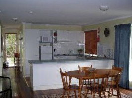 Firefly - Holiday Home - Dalby Accommodation 2