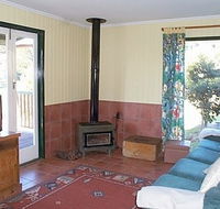 Pademelon Lodge - Holiday Home - Dalby Accommodation