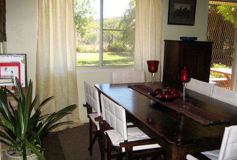 Flag Springs Bush Retreat - Dalby Accommodation 1