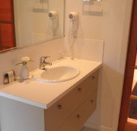 Ravensbourne Escape Silverwood Lodge - Dalby Accommodation