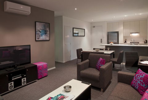 Meriton Serviced Apartments Southport - Dalby Accommodation 1