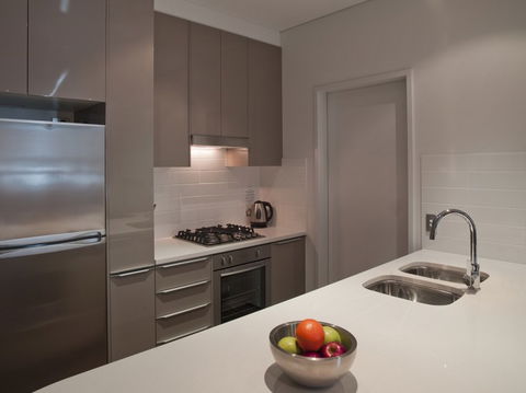 Meriton Serviced Apartments Southport - Dalby Accommodation 2