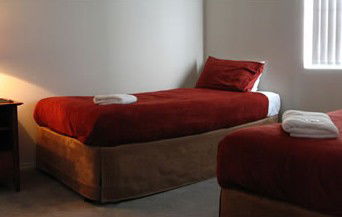 Churchill Apartments - Dalby Accommodation 4