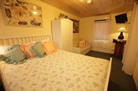 Carter Cottages - Dalby Accommodation 7