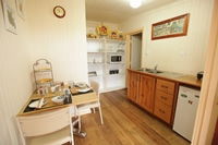 Carter Cottages - Dalby Accommodation 8