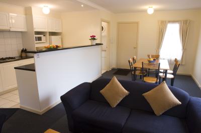 Hawthorn Gardens Serviced Apartments - Dalby Accommodation 1