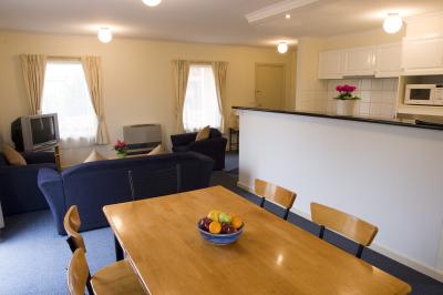 Hawthorn Gardens Serviced Apartments - Dalby Accommodation 3