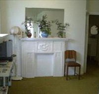 Champis  Cheese Cottage - Dalby Accommodation