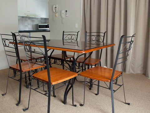 Ambassador Apartments Holiday Units - Dalby Accommodation 1