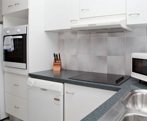 Ambassador Apartments Holiday Units - Dalby Accommodation 2