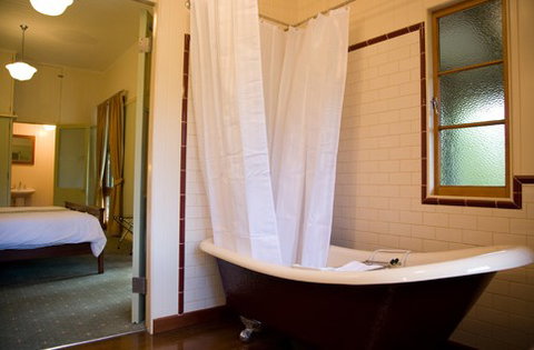 Coolabine Ridge Eco Sanctuary - Dalby Accommodation 3
