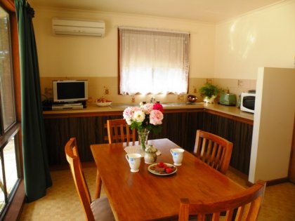 Stokes Bay Seaview Cottage - Dalby Accommodation 3