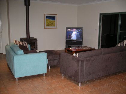 Fairfield House - Dalby Accommodation 2