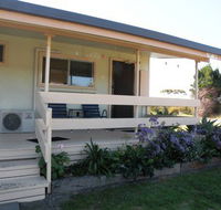 Baudin Budget Units 23 and Cottage - Dalby Accommodation